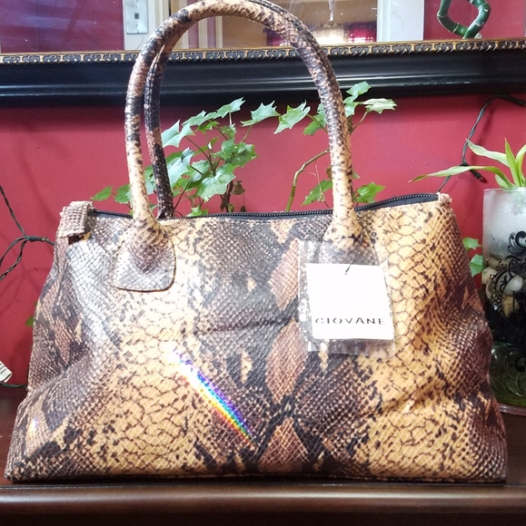 Purses - Picture 2 of 4